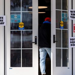 Mayoría en NJ respalda identificación para votar.