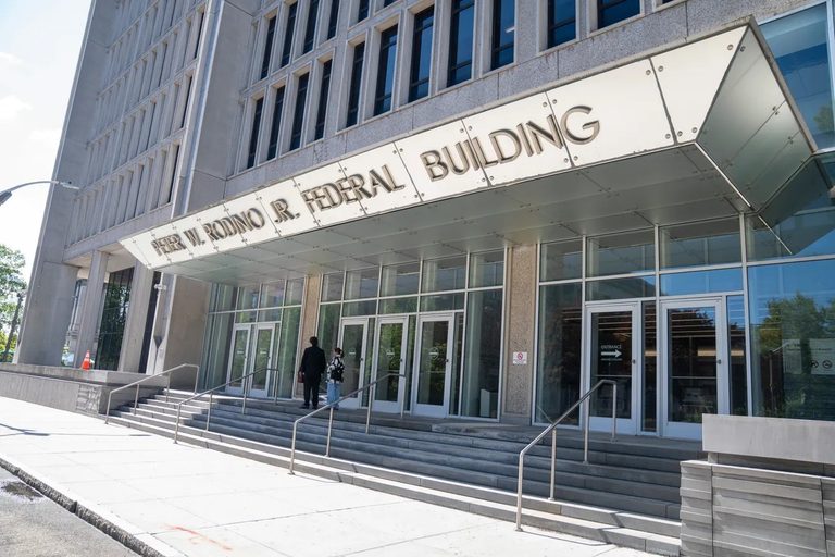 El Edificio Federal Peter W. Rodino, donde se celebra el tribunal de inmigración, el jueves 7 de mayo de 2026, en Newark. Julian Leshay Guadalupe/North Jersey.com