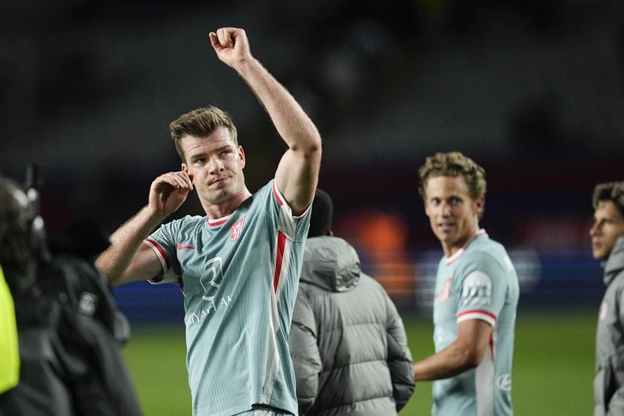 Atletico Madrid's Alexander Sørloth celebrates after scoring the 4-4 tier during the Copa del Rey semifinal first leg soccer match between FC Barcelona and Atletico Madrid, in Barcelona, Spain, 25 February 2025. EFE/ Enric Fontcuberta