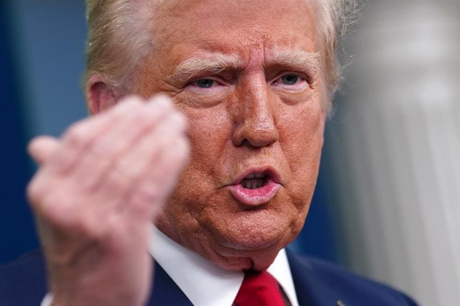 US President Donald Trump holds a press conference called in response to the fatal collision of a passenger airplane and a US military helicopter last night, at the White House in Washington, DC, USA, 30 January 2025. EFE-EPA FILE/WILL OLIVER