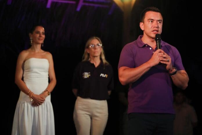 Ecuadorian President and candidate to the re-election Daniel Noboa (R) speaks accompanied by his wife Lavinia Valbonesi (L) and Noboa's mother Annabella Azín Arce after knowing the results in Olon, Ecuador, 13 April 2025. EFE/ Carlos Duran Araujo