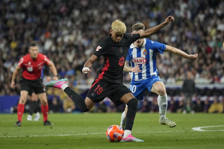 FC Barcelona striker Lamine Yamal during the EA Sports Laliga matchday 36 against RCD Espanyol at RCDE Stadium, in Cornellá de Llobregat, Barcelona May 15, 2025. EFE / Alejandro García.