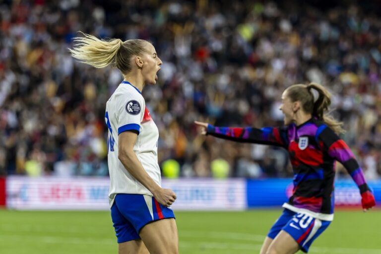 England's Chloe Kelly celebrates after scoring the winning penalty in the penalty shoot-out of the UEFA Women's EURO 2025 final soccer match between England and Spain, in Basel, Switzerland, 27 July 2025. (España, Suiza, Basilea) EFE/EPA/MICHAEL BUHOLZER