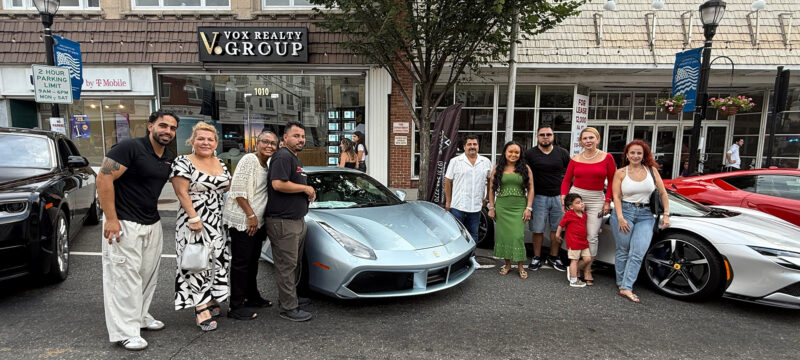 Sandra, Bibiana Hawkins, Anthony Hernéandez, José Hernández, Angie Collantes, Alex Collantes, Maria Sparacio, and Linda Collantes.