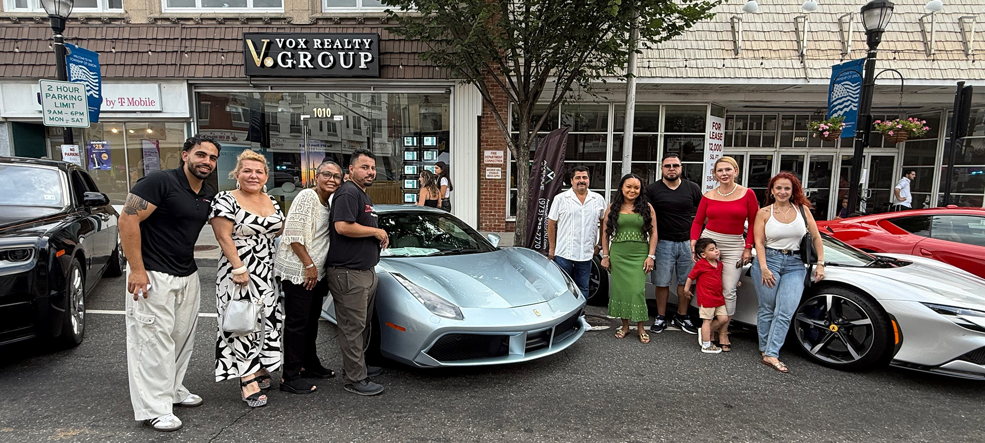 Sandra Rojas, Bibiana Hawkins, Anthony Hernéandez, José Hernández, Angie Collantes, Alex Collantes, Maria Sparacio, and Linda Collantes.