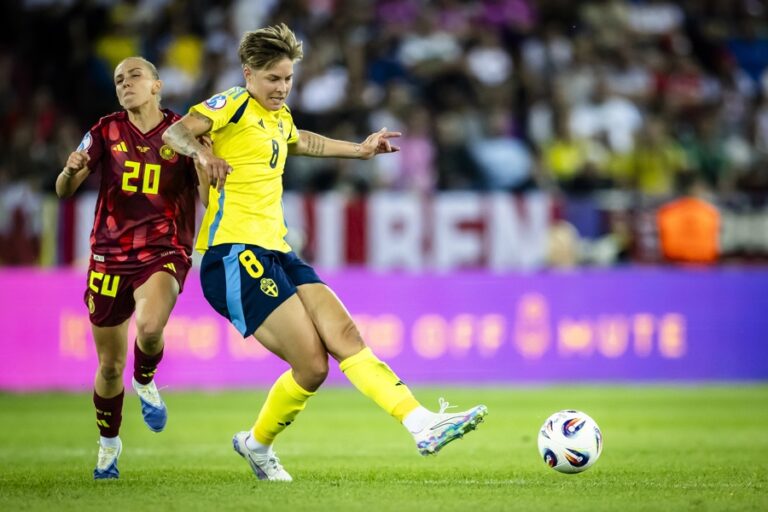 Sweden's Lina Hurtig (R) scores the 4-1 goal during the UEFA Women's EURO 2025 Group C soccer match between Sweden and Germany, in Zurich, Switzerland, Jul. 12, 2025. EFE/EPA/MICHAEL BUHOLZER