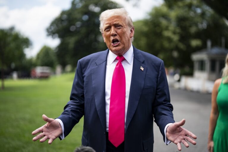 US President Donald Trump responds to questions from the news media as he walks to Marine One on the South Lawn of the White House in Washington, DC, US, 15 July 2025. EFE/EPA/AL DRAGO / POOL