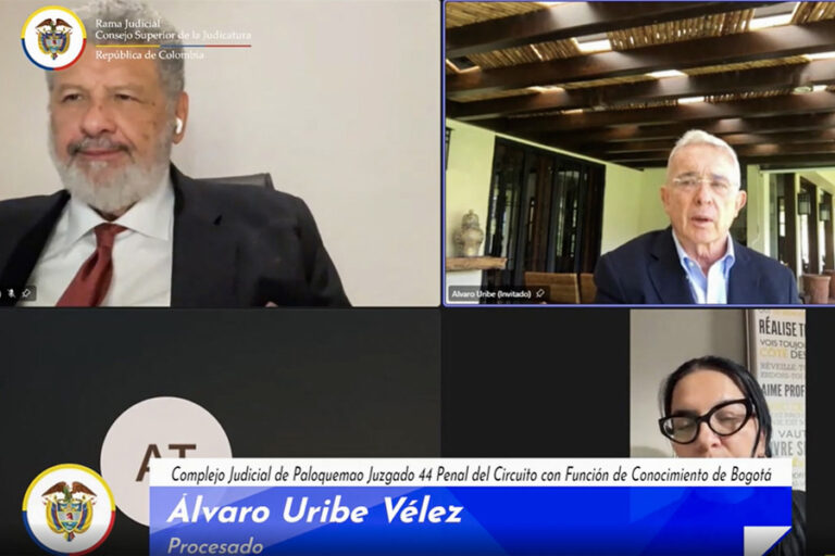 Video capture from the Paloquemao Judicial Complex showing lawyer Jaime Granados (left) and former Colombian President Álvaro Uribe (right) during a hearing held on Monday in Bogotá, Colombia. July 28, 2025. EFE/Video capture of the Paloquemao Judicial Complex