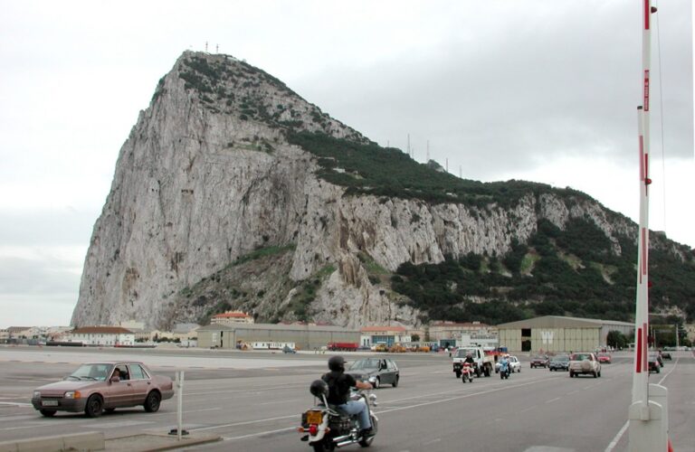 Spain and UK to demolish Gibraltar’s border fence! Spain and UK to demolish Gibraltar’s border fence!