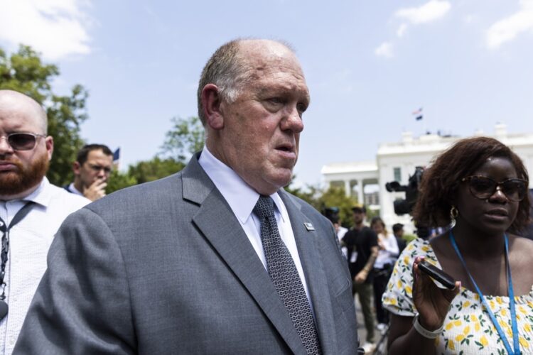 Director of US Immigration and Customs Enforcement (ICE) Tom Homan speaks briefly to reporters outside the West Wing of the White House in Washington, DC, USA, 24 July 2025. EFE-EPA/JIM LO SCALZO/FILE