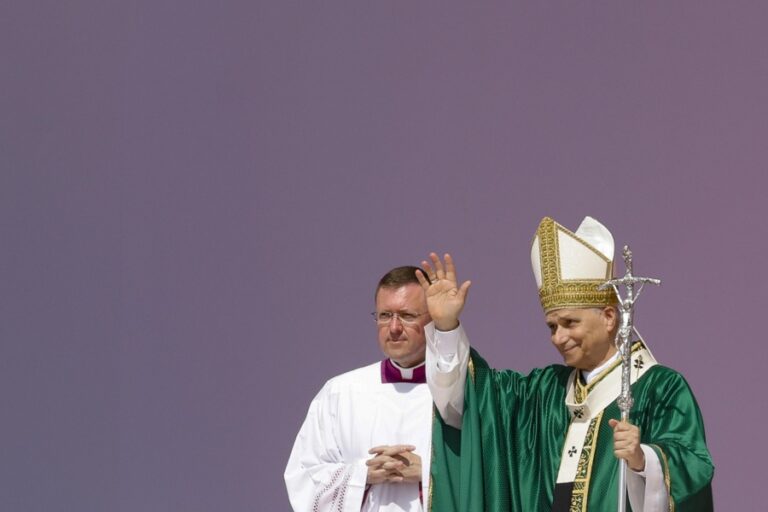 Pope Leo XIV waves as he presides over Holy Mass on the occasion of the Jubilee of Youth, at Tor Vergata in Rome, Italy, 03 August 2025. EFE-EPA/FABIO FRUSTACI