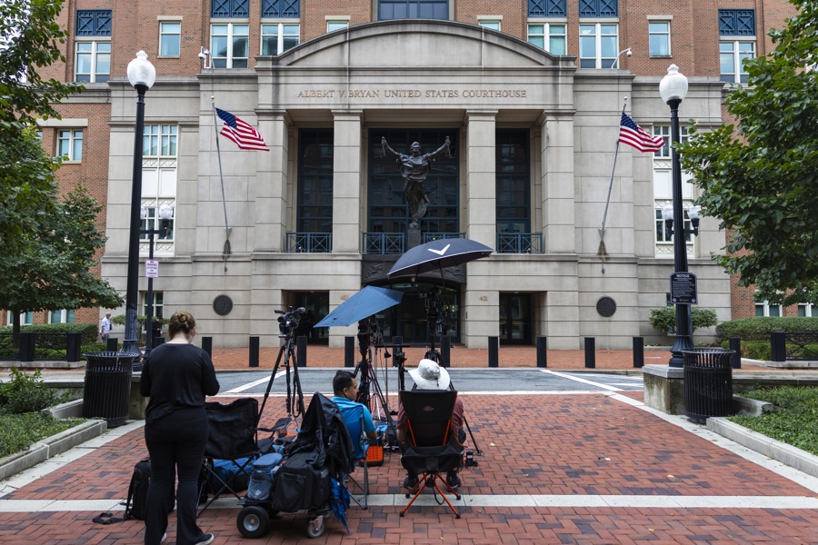 Media wait outside The Albert V. Bryan US Courthouse in Alexandria, Virginia, USA, 25 September 2025. EFE-EPA/SHAWN THEW