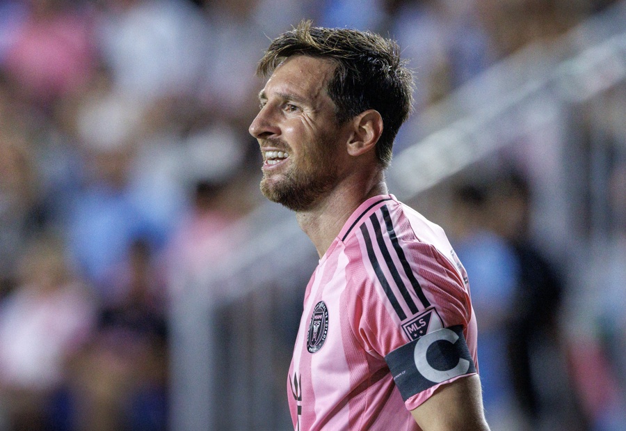 Inter Miami FC forward Lionel Messi gestures during the soccer match between the Inter Miami CF and the Seattle Sounders FC in Fort Lauderdale, Florida, US, 16 September 2025. EFE/EPA/CRISTOBAL HERRERA-ULASHKEVICH