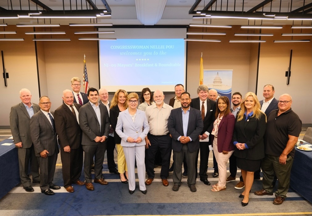 Congresswoman Pou Leads District Mayors Conference
