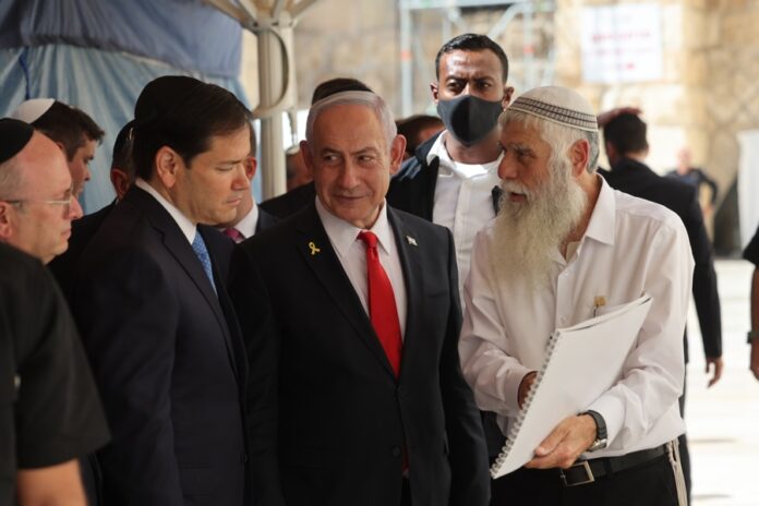 Netanyahu with Rubio at Western Wall: This alliance has never been stronger US Secretary of State Marco Rubio (C L) and Israeli Prime Minister Benjamin Netanyahu (C R) visit the Western Wall in the Old City of Jerusalem, 14 September 2025. EFE/EPA/ABIR SULTAN