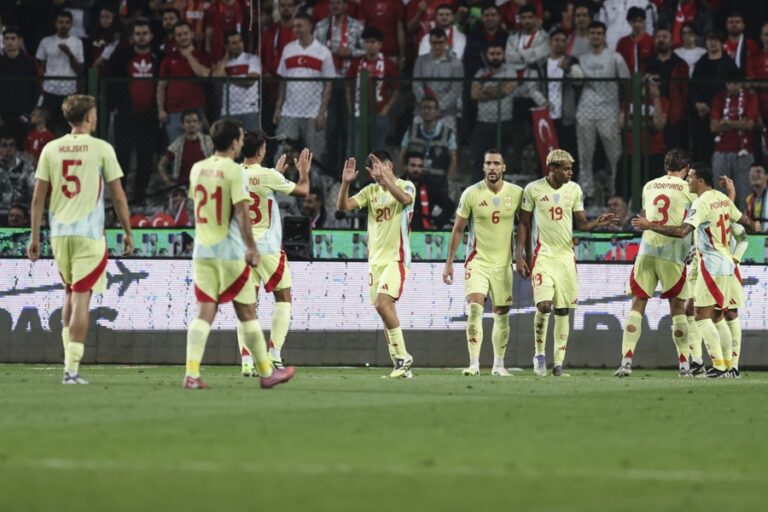 Spain's players celebrate after scoring the 4-0 goal during the 2026 FIFA World Cup Group E qualifying match between Turkey and Spain in Konya, Turkey. EFE-EPA/ERDEM SAHIN