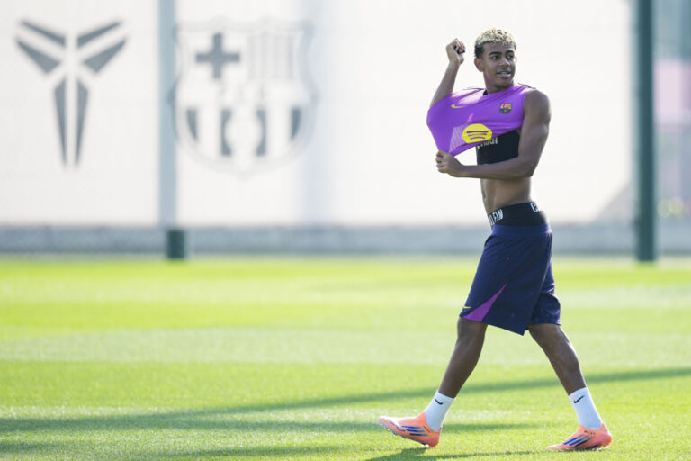 Lamine Yamal and Fermín López are discharged and are included in the squad. Lamine Yamal and Fermín López are discharged and are included in the squad.