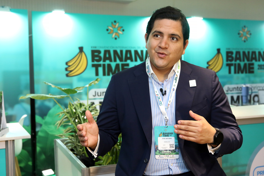 Photo of José Antonio Hidalgo, executive director of the Ecuadorian Banana Exporters Association (AEBE), speaking during an interview with EFE in Guayaquil, Ecuador. EFE/ Jonathan Miranda Vanegas