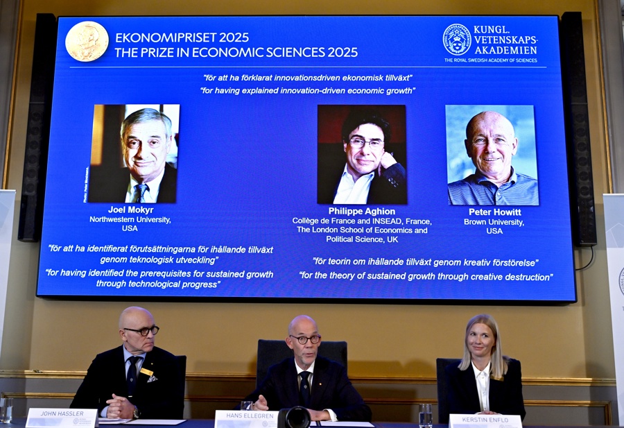 (from L) Professor John Hassler, Chairman of the Committee for the Prize in Economic Sciences in Memory of Alfred Nobel, Hans Ellegren, Permanent Secretary of the Academy of Sciences and Professor Kerstin Enflo, Member of the Committee for the Prize in Economic Sciences in Memory of Alfred Nobel announce the winners of the Nobel Prize in Economics 2025 in Stockholm, Sweden, 13 October 2025. EFE/EPA/ANDERS WIKLUND SWEDEN OUT