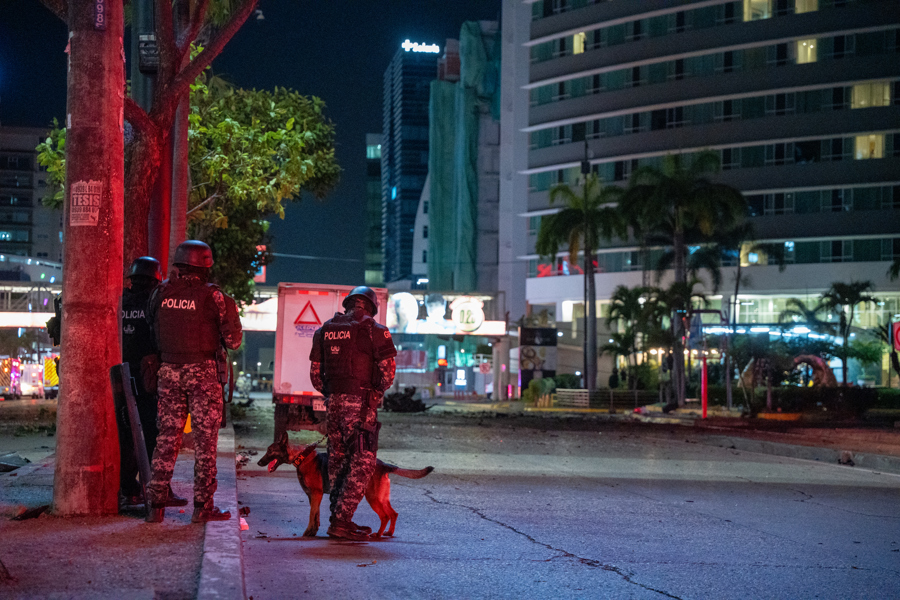 (FILE) Members of the Ecuadorian Police guard the exterior of a shopping center where a vehicle exploded in Guayaquil, Ecuador, on Oct. 15, 2025. EFE/ Mauricio Torres