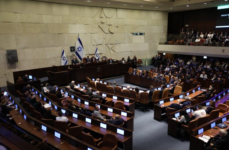 Israeli Prime Minister Benjamin Netanyahu (C) delivers a speech at the opening of the winter session of the Israeli parliament, Knesset, in Jerusalem, 20 October 2025. EFE-EPA/ABIR SULTAN