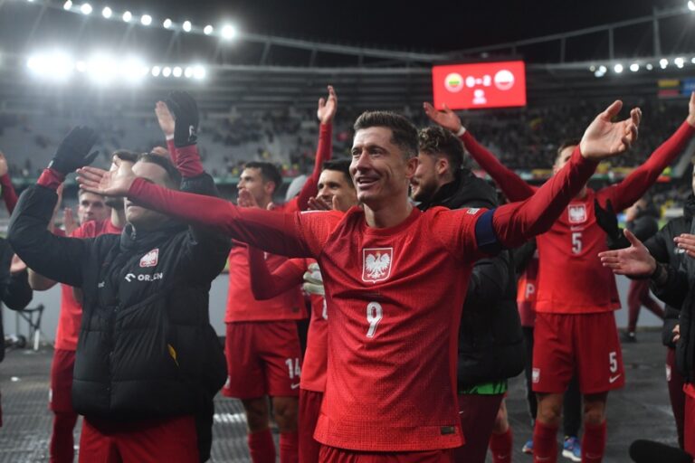 Polish Striker Robert Lewandowski suffers injury! Polish Striker Robert Lewandowski suffers injury!