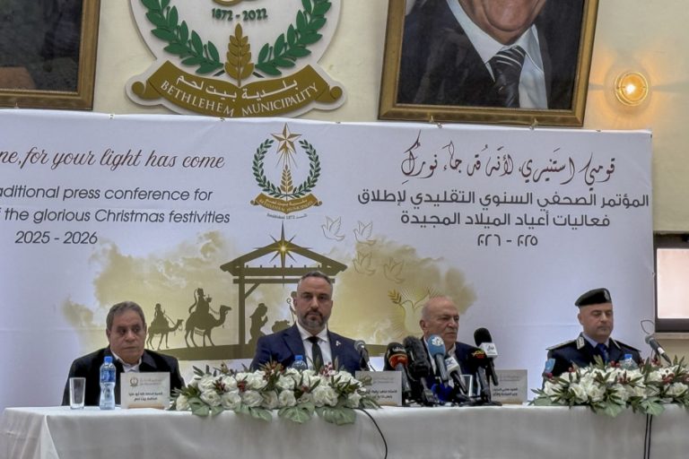 Bethlehem calls for “visits to Palestine” at Christmas to “heal wounds” after two years of war. Bethlehem calls for “visits to Palestine” at Christmas to “heal wounds” after two years of war.