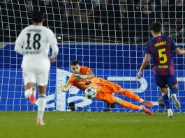 Barcelona keeps hope for Top 8 spot! FC Barcelona goalkeeper Joan García saves the ball during the Champions League regular season match between FC Barcelona and Eintracht Frankfurt at Camp Nou stadium in Barcelona on Tuesday, December 9, 2025. EFE / Alejandro García.