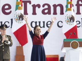 Mexico’s President Claudia Sheinbaum on Trilateral Deal! Mexican President Claudia Sheinbaum waves during the celebration of the seventh anniversary of the so-called Fourth Transformation on the esplanade of the Zocalo in Mexico City, Mexico, Dec. 6, 2025. EFE/ Sáshenka Gutierrez