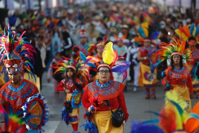 Millions honor Our Lady of Guadalupe in Mexico City with dance, prayer and pilgrimage Participants take part in a dance to commemorate the day of the Virgin of Guadalupe this Friday at the Basilica of Guadalupe in Mexico City (Mexico). Dec. 12, 2025. EFE/ Sáshenka Gutiérrez