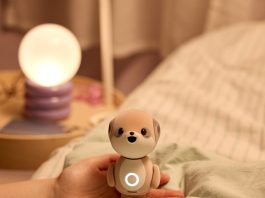 Japan’s Sharp Poketomo Robot! Image from the page of the Japanese electronic company Sharp of its small robot inspired by a mouse that uses the artificial intelligence (AI) of Poketomo. EFE/Sharp