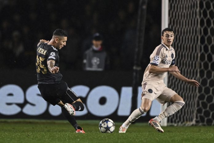 Manchester City, Athletic, and Arsenal close Champions League matchday with mixed results Pedro Bicalho (L) of Qarabaq FK in action against Youri Baas of AFC Ajax during the UEFA Champions League match between Qarabaq FK and AFC Ajax Amsterdam, in Baku, Azerbaijan, Dec. 10, 2025. EFE/EPA/STRINGER