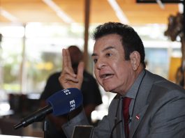 Presidential candidate Salvador Nasralla, of Honduras's conservative Liberal Party, speaks during an interview with EFE in Tegucigalpa, Honduras. December 04, 2025. EFE/ Gustavo Amador