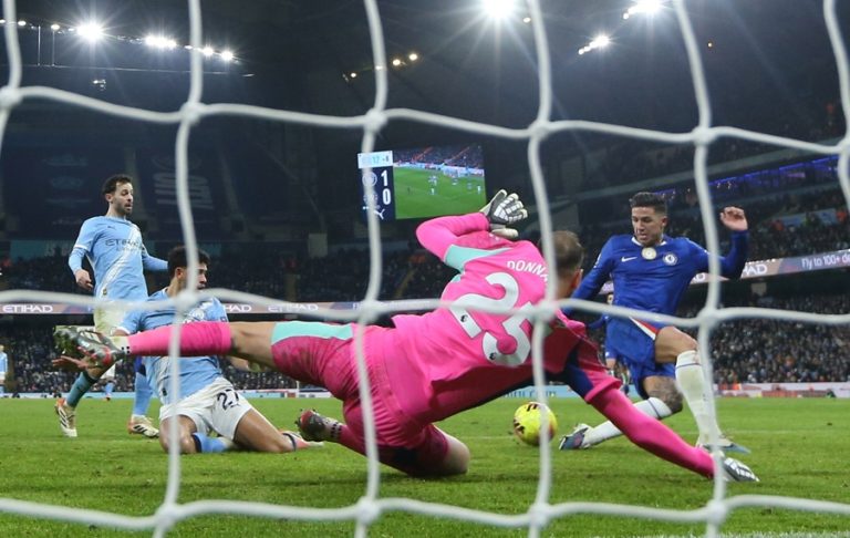 Chelsea appoints Rosenior as new head coach after Maresca exit.