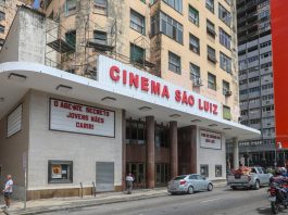 “The Secret Agent” in the Streets of Brazil! People walk past a theater with a poster for the film The Secret Agent in Recife, Brazil, 24 January 2026 (issued 31 January 2026). The streets of the Brazilian city of Recife have become an open-air film set thanks to The Secret Agent, the four-time Oscar-nominated film that has sparked a wave of film tourism, with visits to the main locations immortalized in the movie. EFE/ Carlos Ezequiel Vanonni