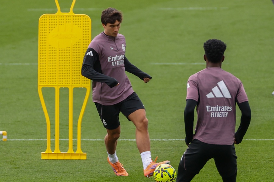 Real Madrid's Gonzalo Garcia Torres participates in a training session of the team at the Sports City in Valdebebas, Madrid, central Spain, 03 January 2026. EFE-EPA/KIKO HUESCA