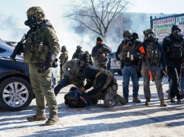 Trump Withdraws ICE from Minneapolis! FILE) Federal officers detain a protester following a fatal shooting in Minneapolis, Minnesota, USA, 24 January 2026. EFE/EPA/CRAIG LASSIG