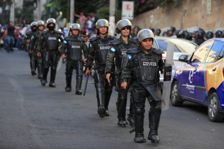Members of the Honduran Army stand guard in front of the National Congress during a special session on Thursday in Tegucigalpa, Honduras, Jan. 8, 2026. EFE/Gustavo Amador