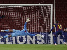 Barcelona advances to Champions League Round 16! FC Barcelona's Brazilian forward Raphinha (R) scores the team's third goal during the Champions League soccer match between Barcelona and FC Copenhagen, in Camp Nou stadium, Barcelona, Catalonia, Spain,Jan 28, 2026. EFE/ Alberto Estevez