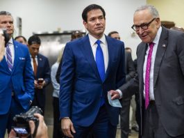 War Powers Resolution blocked by Senate’s 50-50 Vote! US Secretary of State Marco Rubio (C) chats briefly with Senate Minority Leader Chuck Schumer (R) after briefing US Senators about the capture of Venezuelan President Nicolas Maduro in the US Capitol in Washington, DC, USA, 07 January 2026. EFE-EPA/JIM LO SCALZO/FILE
