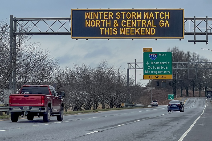 A Georgia Department of Transportation informational sign warns highway motorists as the Atlanta area prepares for the effects of a predicted large winter storm in Atlanta, Georgia, USA, Jan 23, 2026. EFE/EPA/ERIK S. LESSER