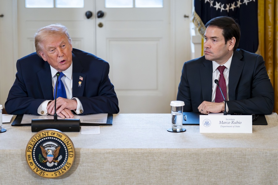 US President Donald Trump speaks next to Secretary of State Marco Rubio (R) during a meeting with oil and gas executives in the East Room of the White House in Washington, DC, US, Jan 09, 2026. EFE/EPA/BONNIE CASH / POOL