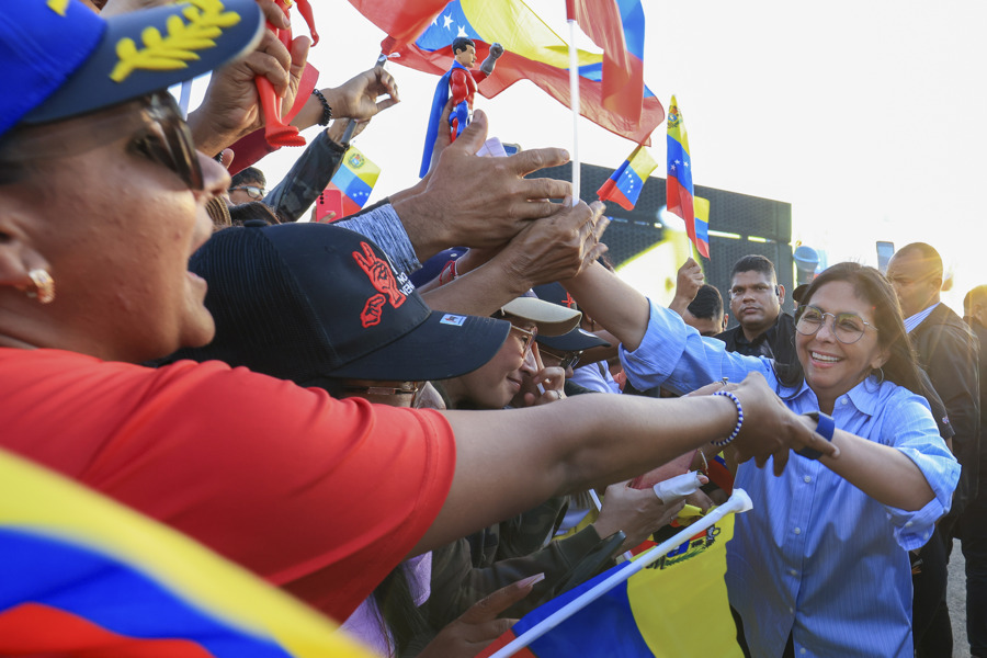 Photograph provided by Miraflores Palace showing Venezuela's acting president, Delcy Rodriguez (right), at a government event in Bolívar state, Venezuela. EFE/Miraflores Palace