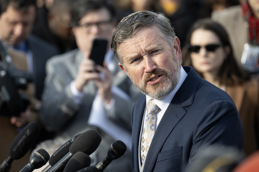 FILE). Rep. Thomas Massie speaks during a press conference at the US Capitol in Washington, DC, US. Nov. 18, 2025. EFE/EPA/LUKE JOHNSON