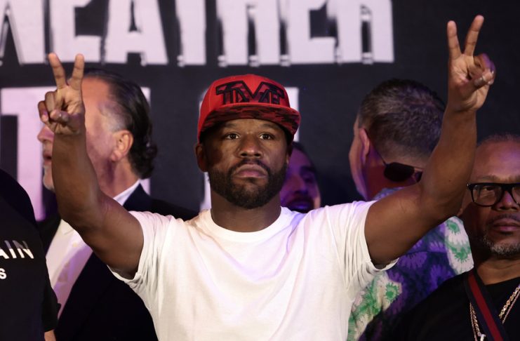 (FILE) Floyd Mayweather posing for a photo in Mexico City, Mexico. EFE/ José Méndez