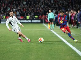 Barcelona's forward Lamine Yamal (R) in action against Albacete's Jose Carlos (L) during the Spanish King's Cup quarter-finals soccer match between Albacete Balompie and FC Barcelona in Albacete, Spain. Feb. 03, 2026. EFE/Ismael Herrero