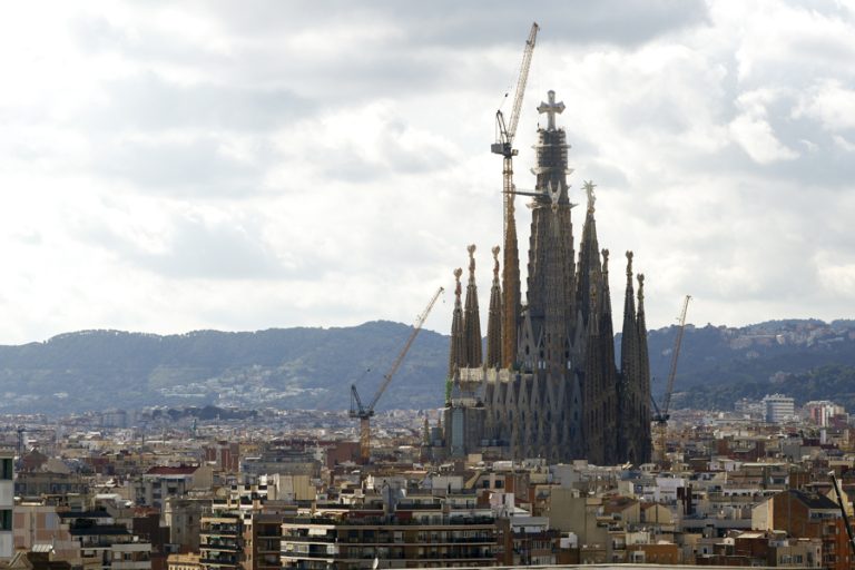 The Sagrada Familia reaches its all-time high in visitors, with 4.9 million in 2025.