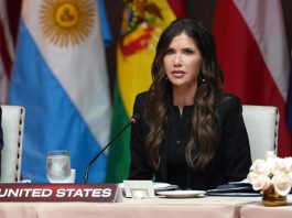 (FILE).- The United States Secretary of Homeland Security, Kristi Noem, attends a meeting during the “Shield of the Americas” Summit on March 6, 2026, in Miami, United States. EFE/Alberto Boal
