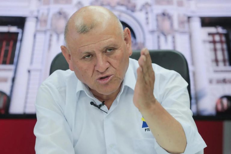 Photo released this Sunday by the Andina news agency showing Napoleón Becerra García, presidential candidate for the Workers and Entrepreneurs Party (PTE-Peru). EFE/ANDINA/Verónica Calderón