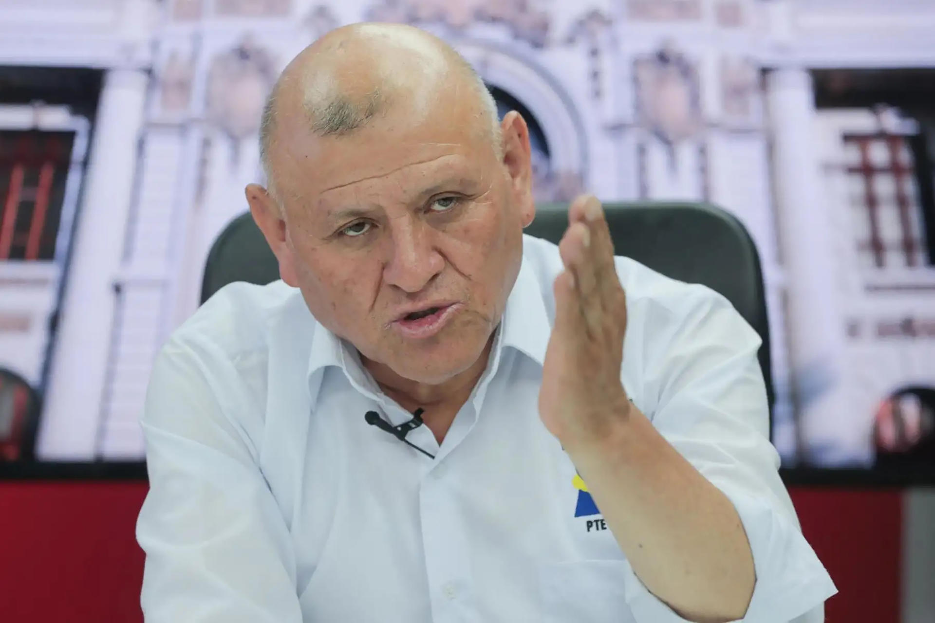 Photo released this Sunday by the Andina news agency showing Napoleón Becerra García, presidential candidate for the Workers and Entrepreneurs Party (PTE-Peru). EFE/ANDINA/Verónica Calderón